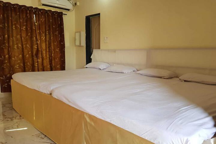Room 6 of 47