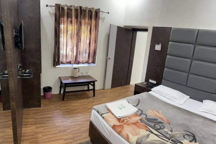 Room 34 of 59