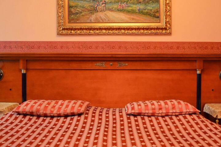 Room 23 of 84
