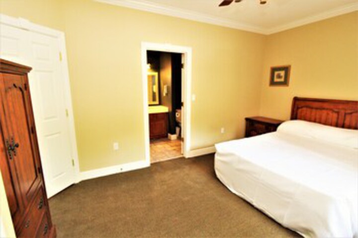 Room 32 of 32