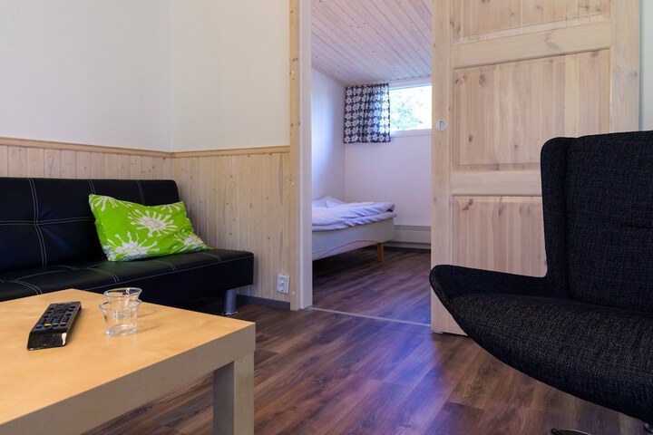 Room 2 of 38