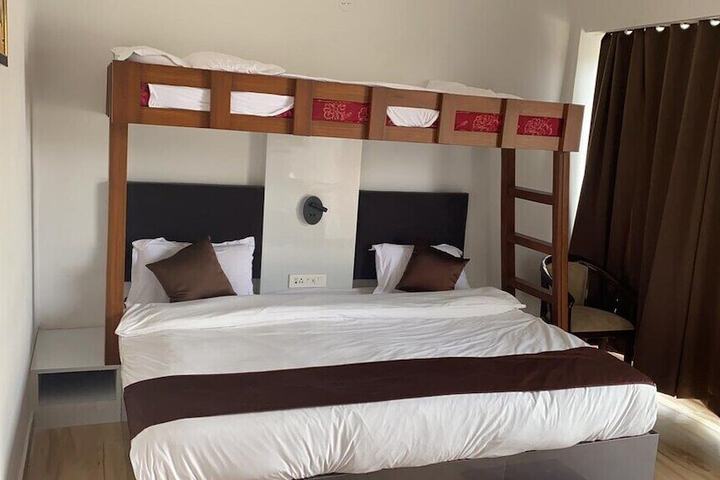 Room 11 of 50