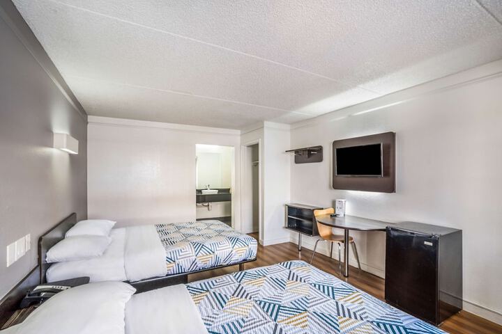 2 Double Beds (4 of 4)