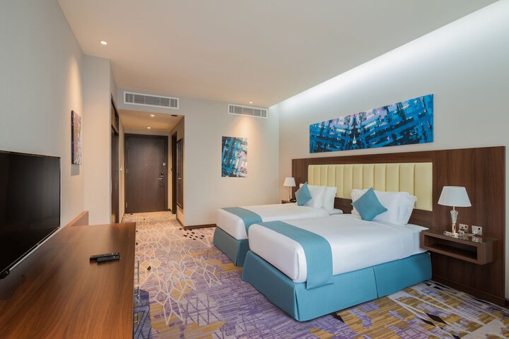 Room 10 of 42