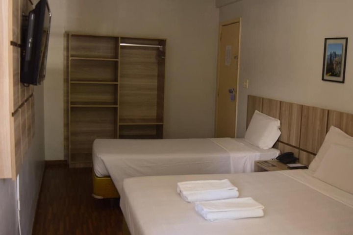 Room 9 of 39