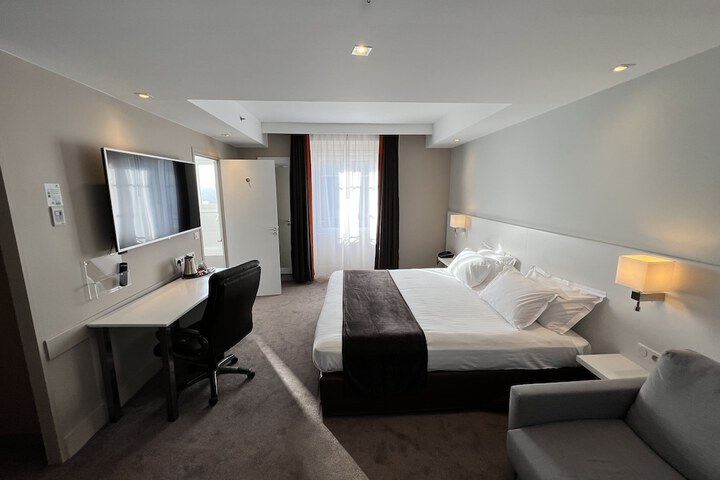 Room 38 of 92