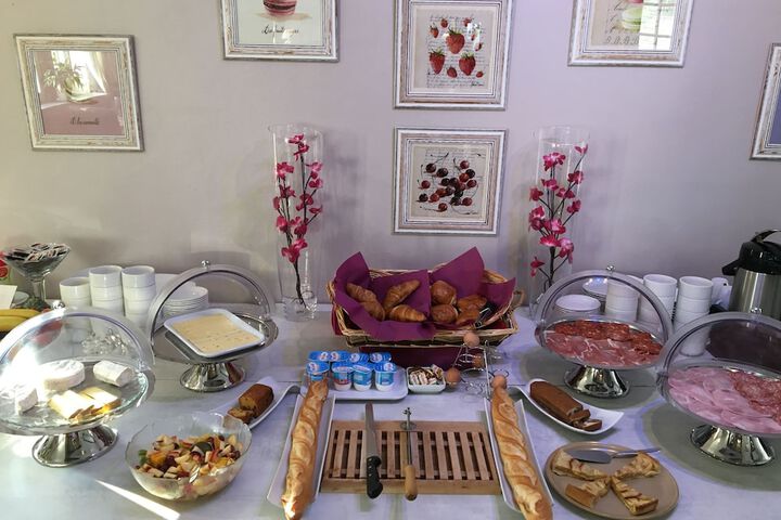 Dining 38 of 54