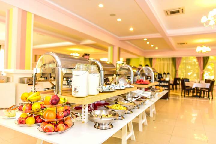 Breakfast/Coffee Service 103 of 147