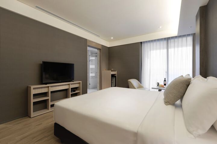 Room 11 of 65