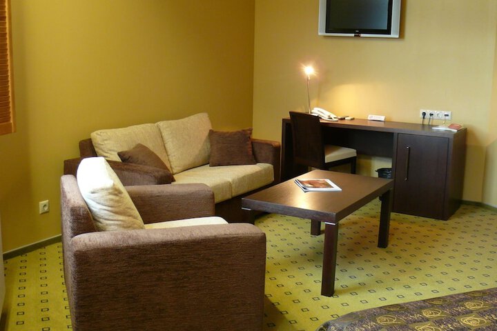 Room 38 of 85
