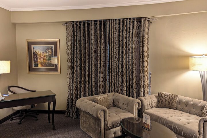 Room 13 of 38