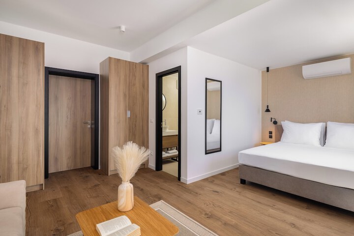 Room 15 of 35