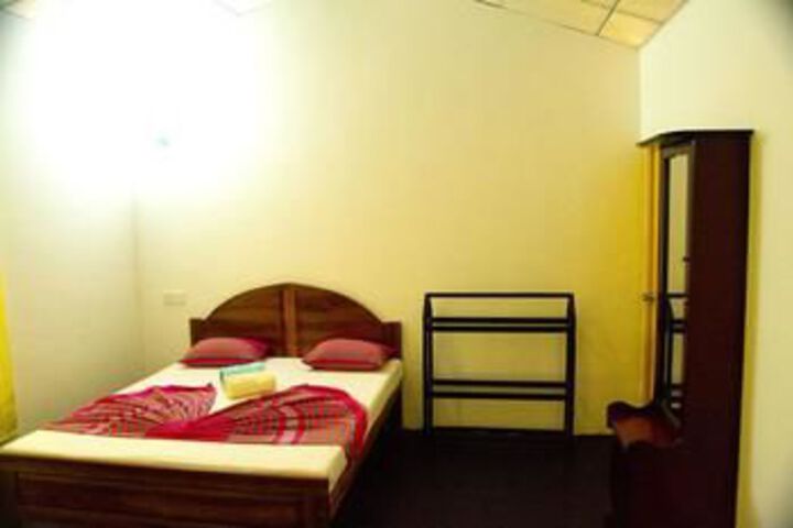 Room 3 of 7