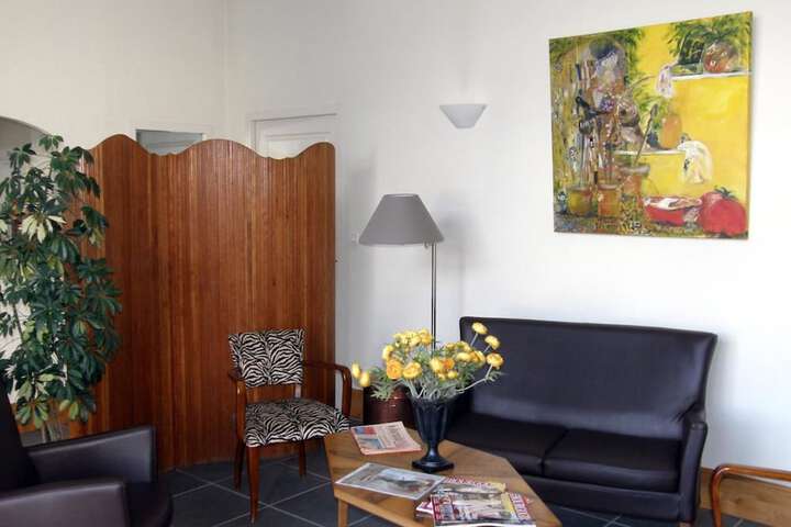 Lobby lounge