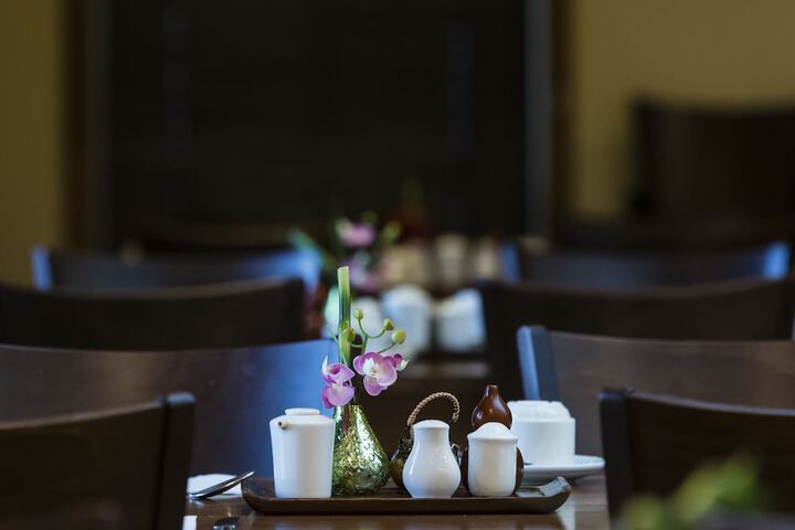 Dining 36 of 53