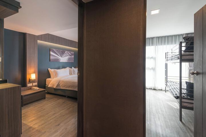 Room 16 of 33