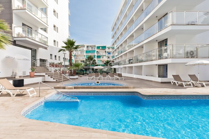 Pool Hotel