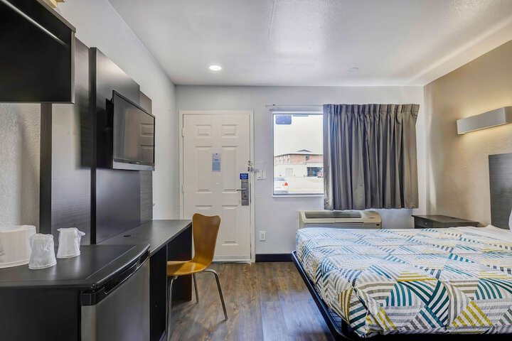 2 Double Beds (12 of 29)