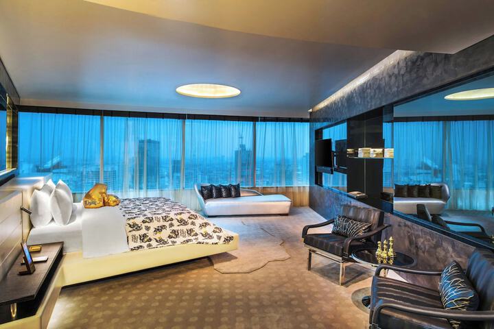 Room 42 of 171
