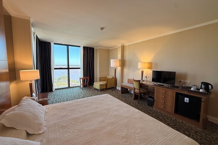 Room 16 of 50
