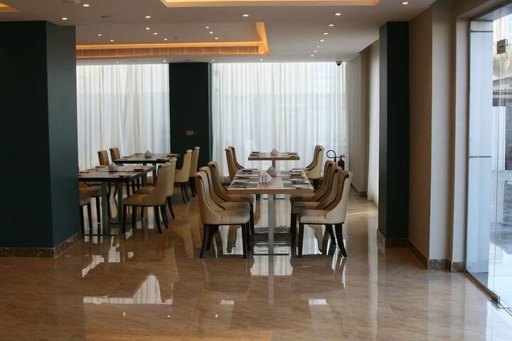 Dining 67 of 107