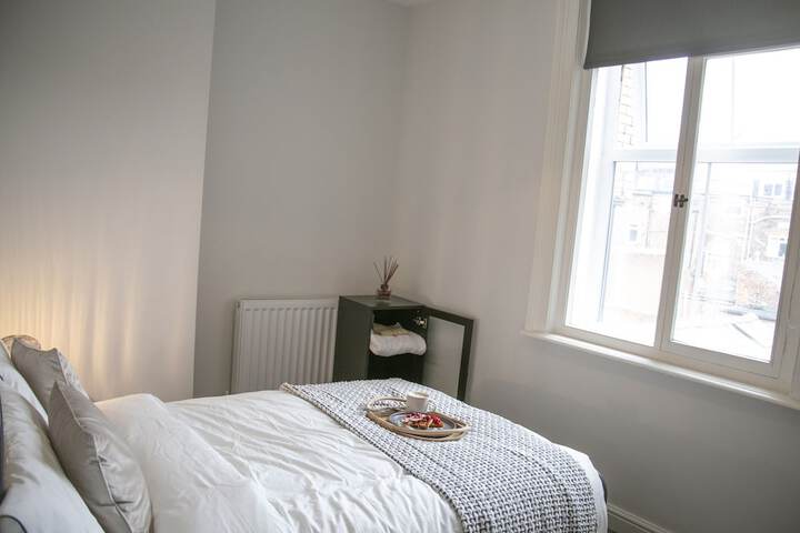 Room 2 of 41