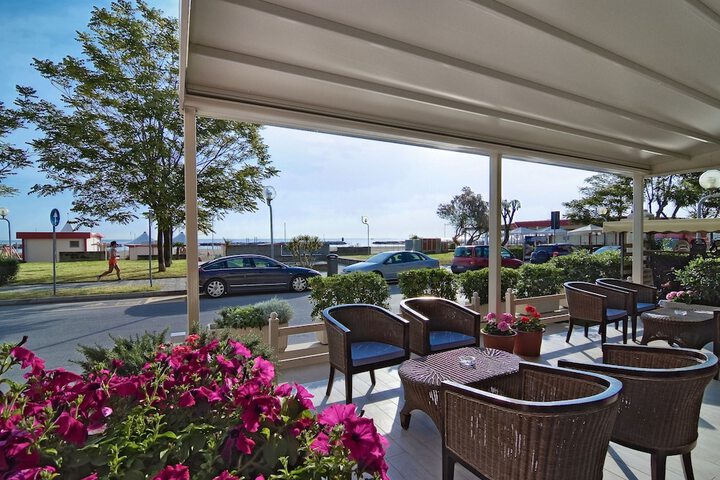 Terrace/Patio 69 of 75
