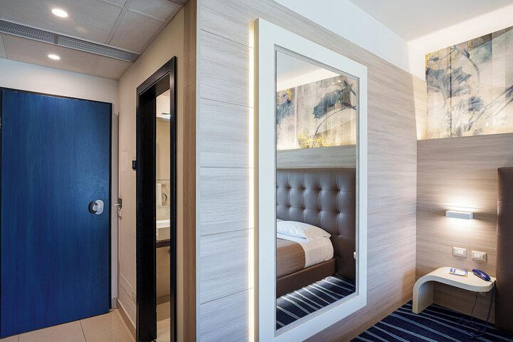 Room 17 of 63
