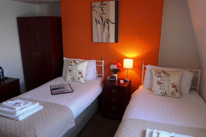 Room 9 of 84