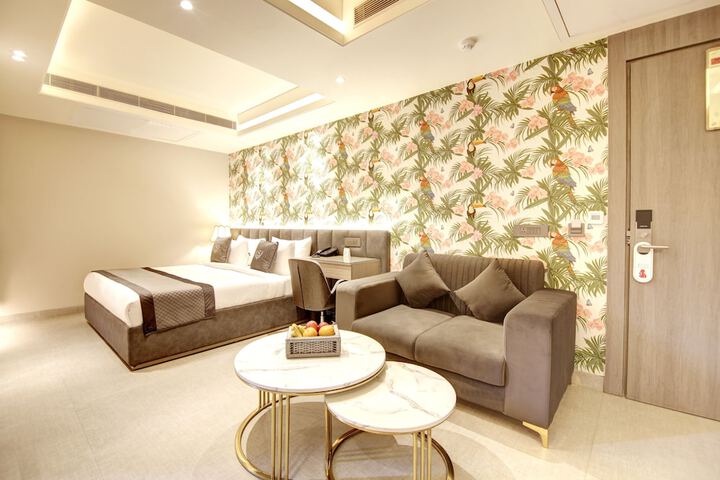 Room 21 of 32