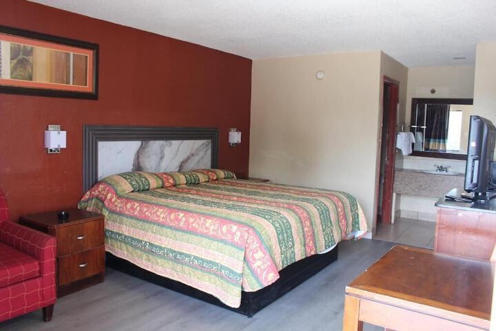 Room 10 of 20