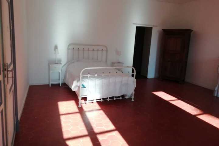 Room 12 of 33