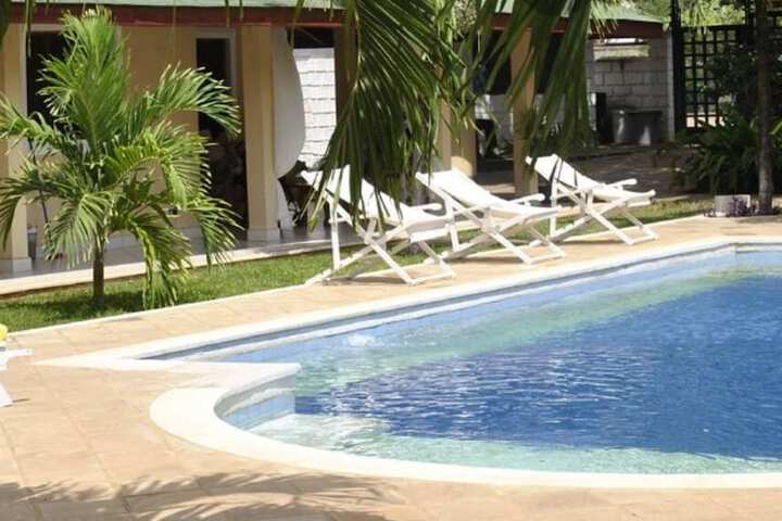 Pool 5 of 8