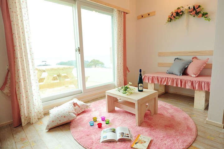 Room 18 of 52