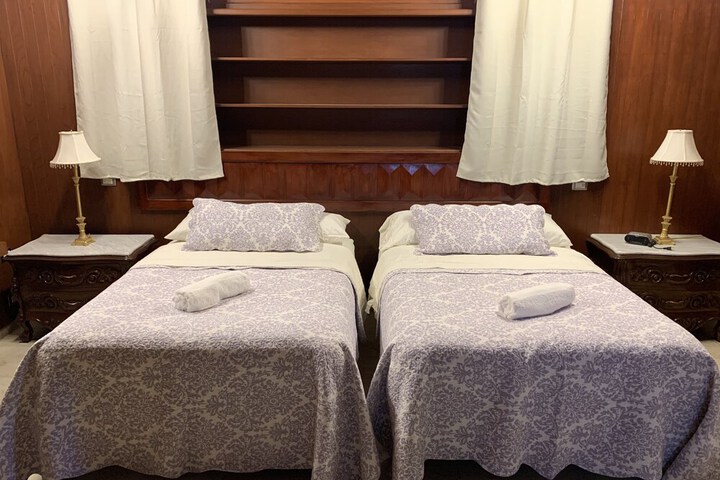 Room 34 of 230