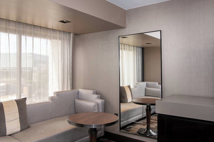 Room 26 of 108