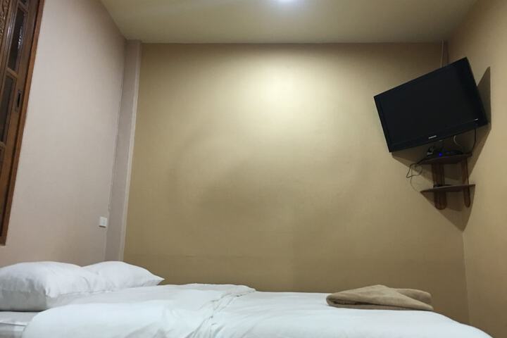 Room 9 of 25