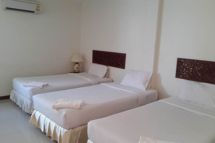 Room 10 of 36