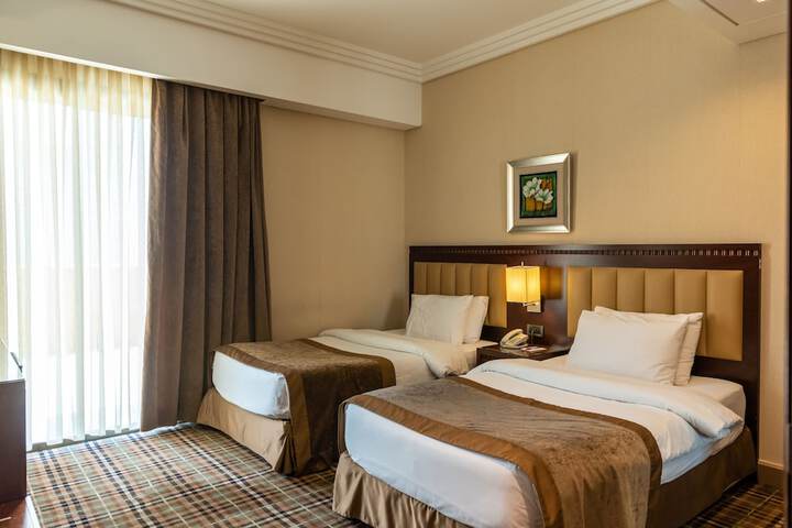 Room 9 of 44