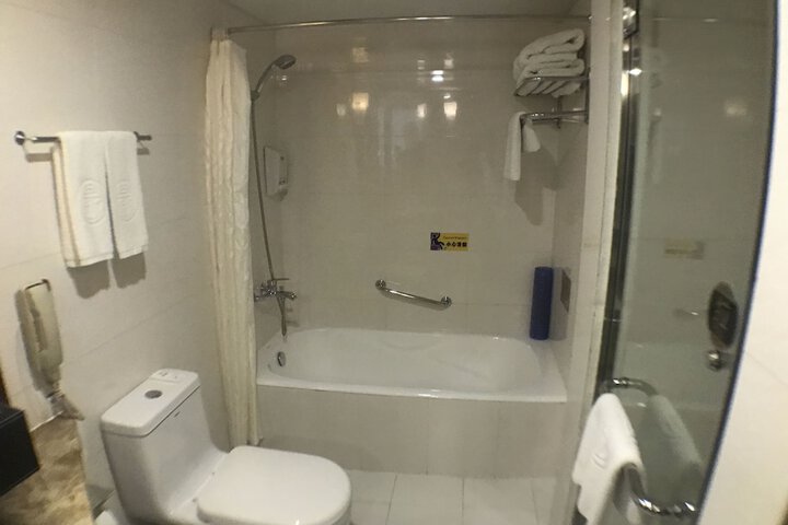 Room 6 of 46