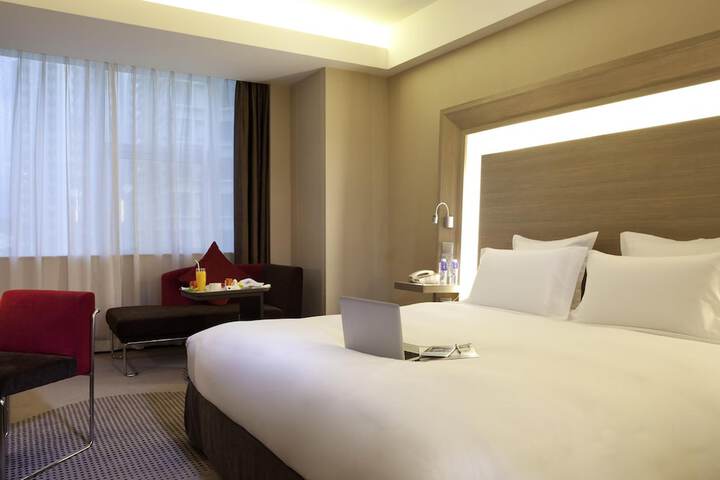 Room 14 of 36