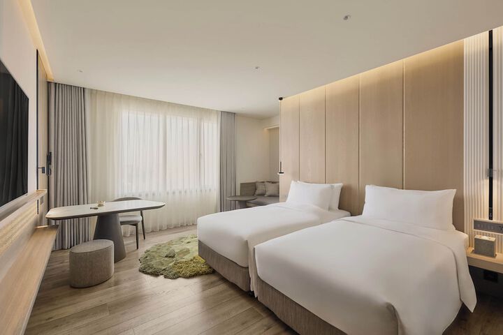 Room 8 of 62