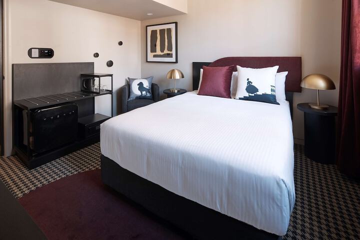 Room 4 of 78