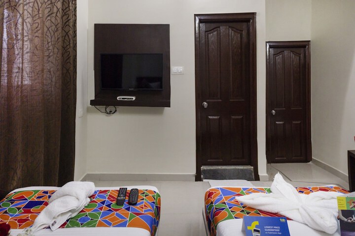 Room 10 of 28