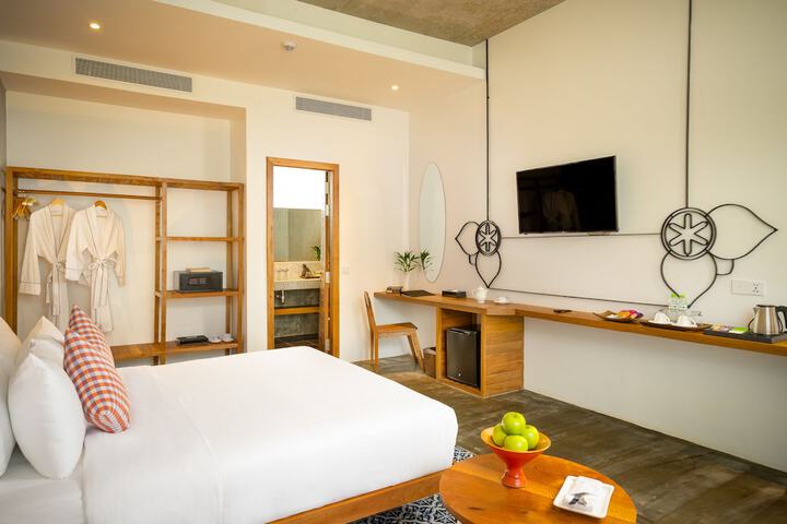 Room 14 of 87