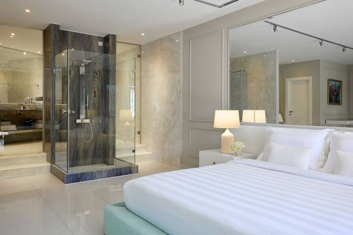 Room 65 of 400