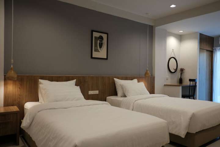 Room 4 of 70