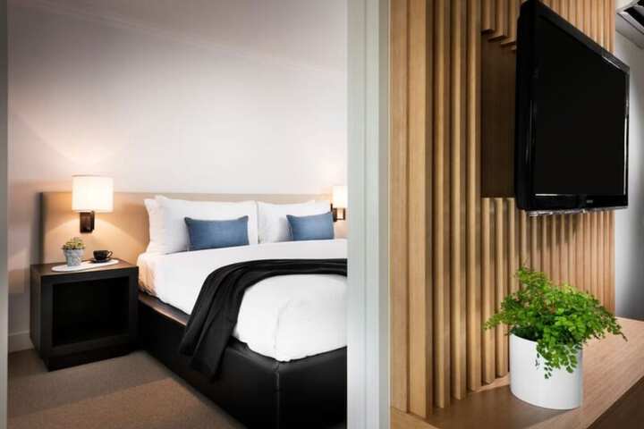 Room 13 of 70
