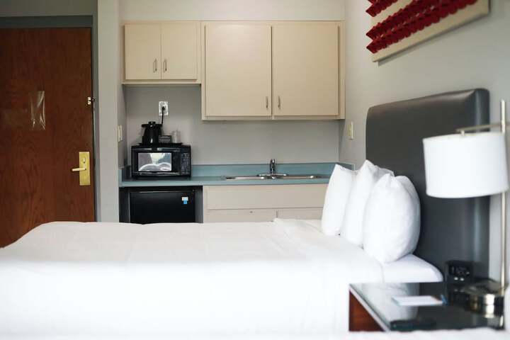 Room 13 of 28