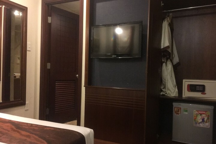 Room 9 of 44